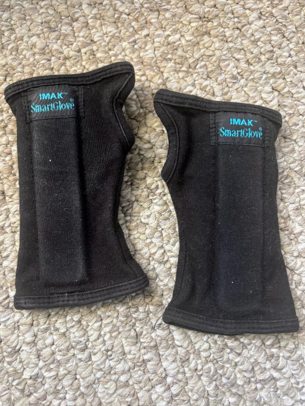 Pair of IMAK SmartGlove Cotton Wrist Splints